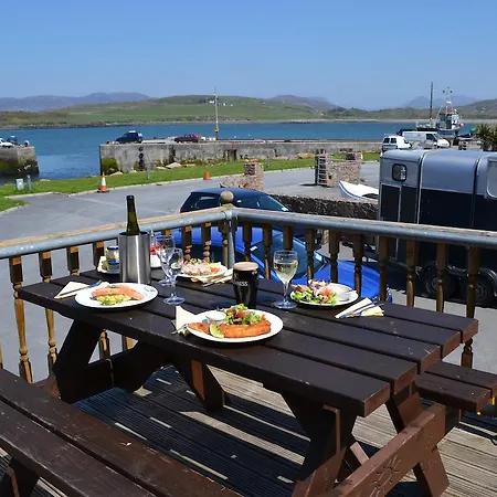 ベッド・アンド・ブレックファスト Oliver's Seafood Bar 2*